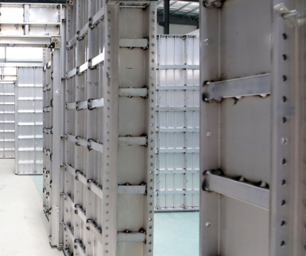 鋁模板和傳統模板之間到底是存在哪些差別？